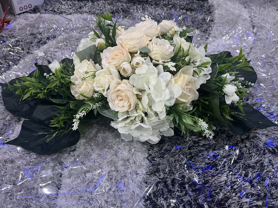 Сватбена украса за кола, бутониери, кошница