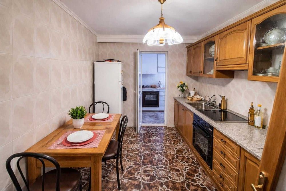 Faleza Nord-Apartament Cu 4 Camere 2 bai 2 balcoane Centrala Gaze 90 Mp