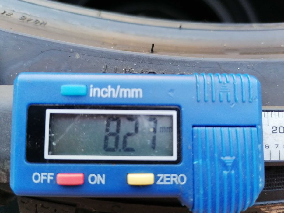4 бр. Vredestein 235/40R18 DOT 3325. Като нови.