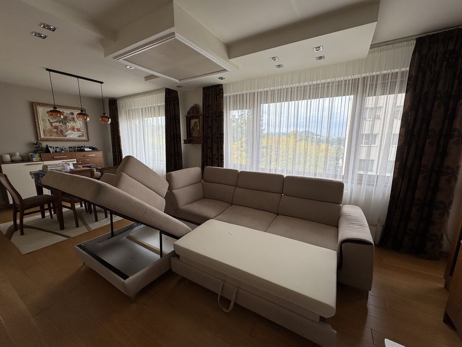 Диван, разтегателен с лежанка и подвижни подглавници. 280/220