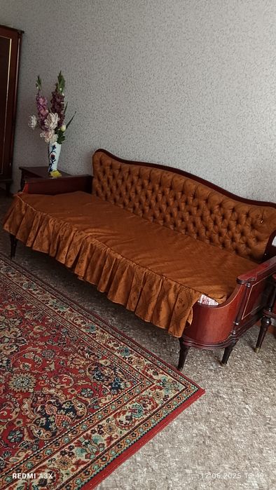 Продаю гарнитур спальный