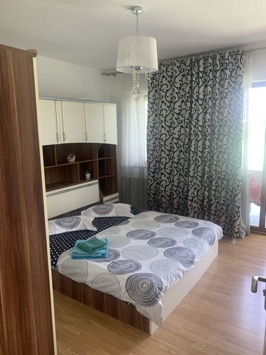 Inchiriez apartament selimbar