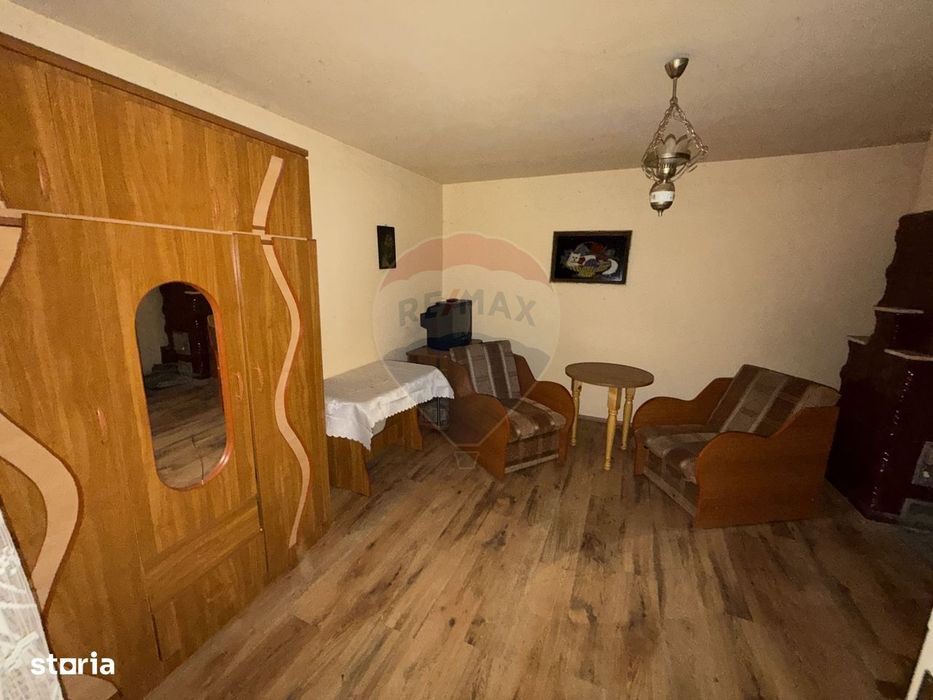 Casă cu teren Tifesti