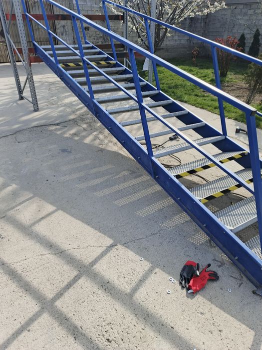 Scara metalica zincata industriala mezanin