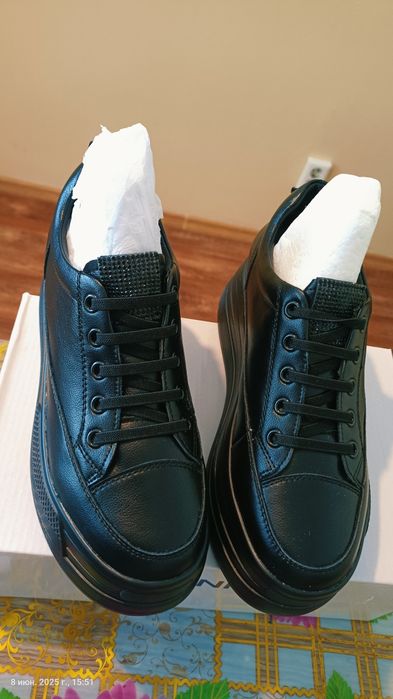 Продам кросы дёшево