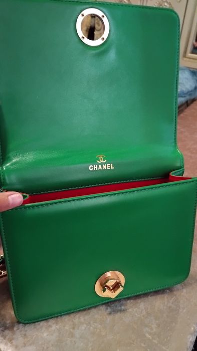 Ayollar uchun ajoyib va bejirim sumka