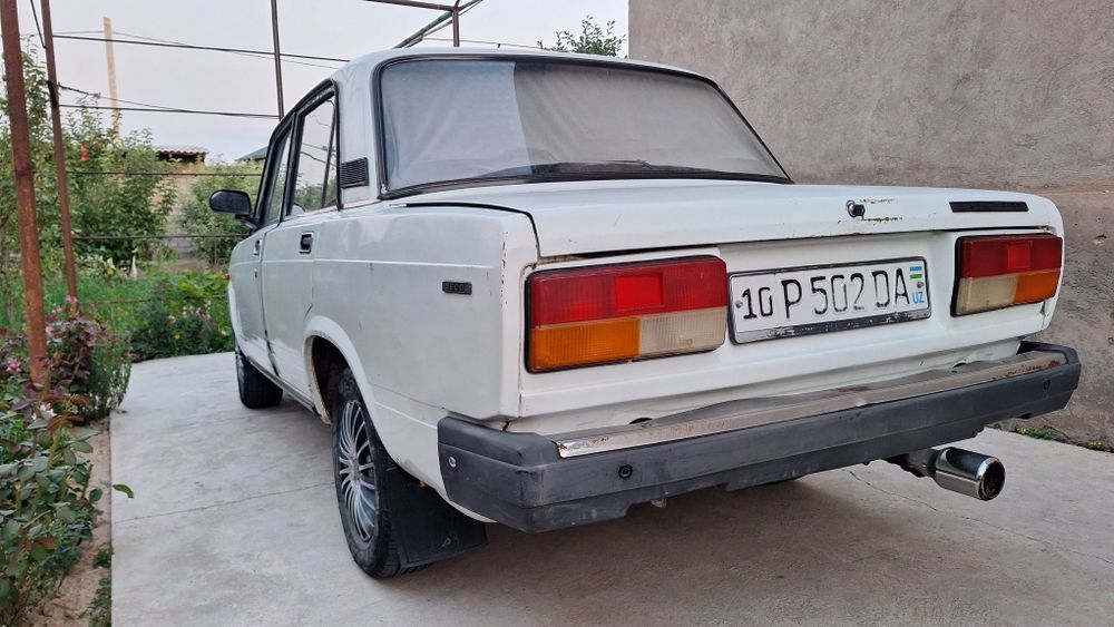 Vaz 2107 sotiladi