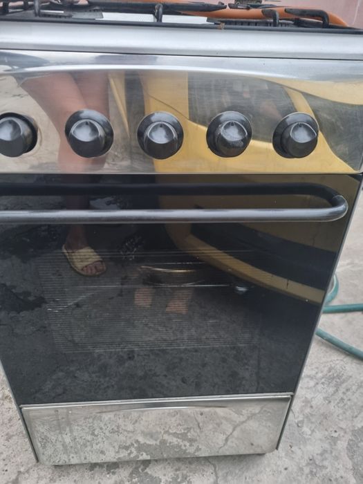 Vind aragaz inox cu 4 ochiuri in stare buna de funcționare nu este pentru pretențioși.