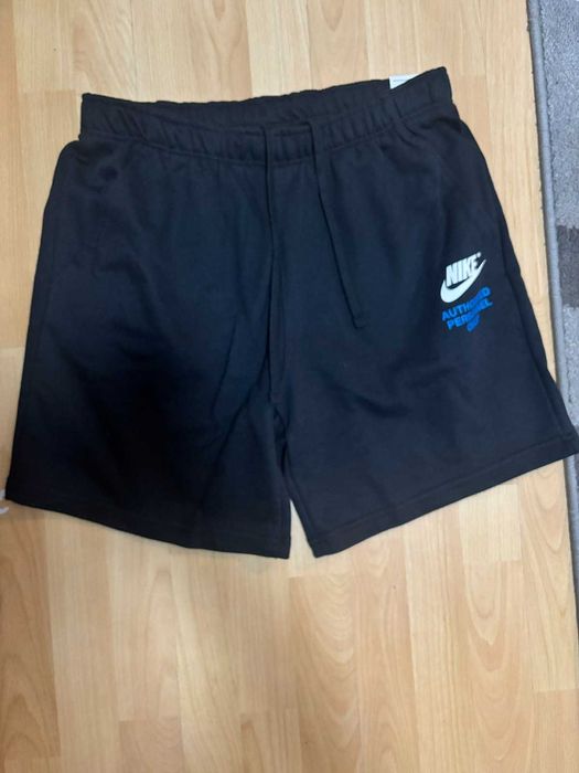 Нови къси панталони Nike
