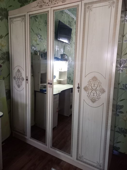 Спальный гарнитур