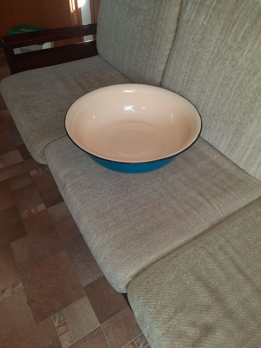 Продам эмалированную чашку