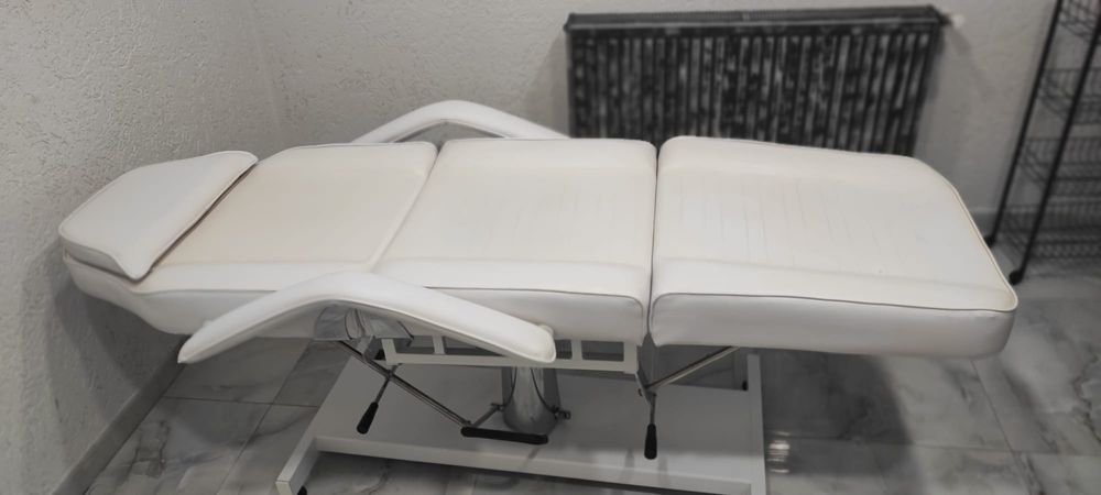 Scaun /pat pentru  cosmetică