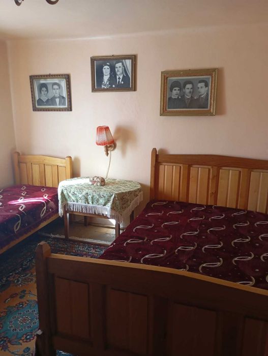 Vand casa si teren la pret de garsoniera (98.000 euro negociabil) doar 19 km de Craiova in Comuna Leu , Dolj
