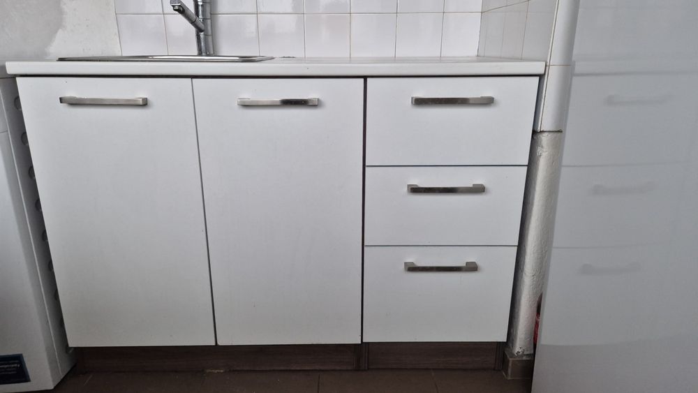 Шкаф с мивка,батерия и сифон