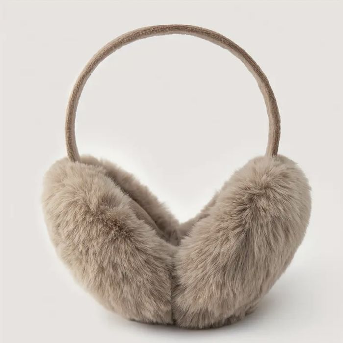 Страхотни Много пухкави и топли ушанки в различни цветове