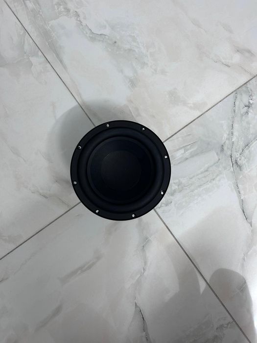 De la harman kardon Dif de BASS