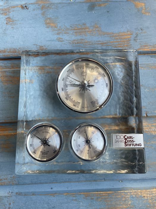 Statie meteo 100 ani de Carl Zeiss