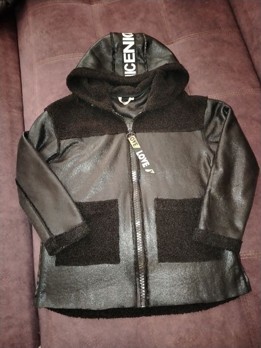 Продам куртку женскую