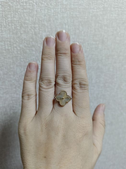 Продам желтое золото 585 пробы