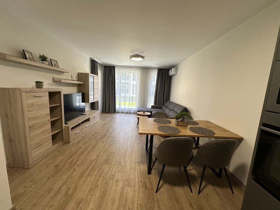 Дава се под наем Двустаен апартамент в Пловдив, Остромила - 60 кв.м за 663 € - Снимка #1