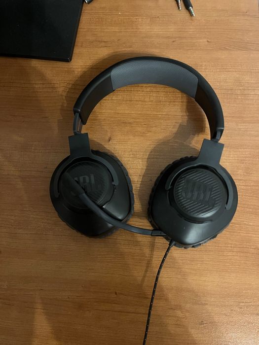 Vand monitor + moude + casti