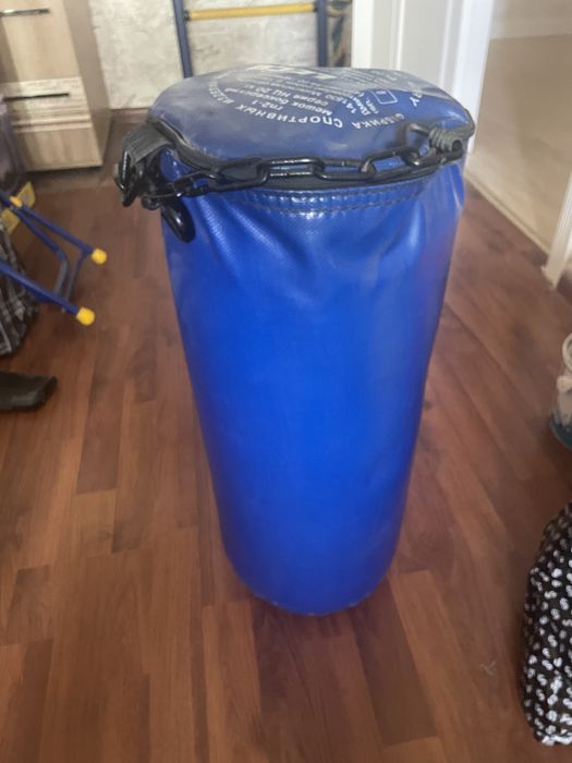 Продам боксерскую грушу