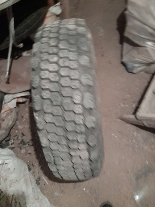 Продам шины 225,85р15
