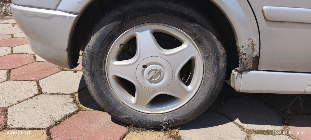 Продавам джанти с летни гуми за опел астра