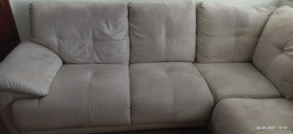 Продавам ъглов диван.