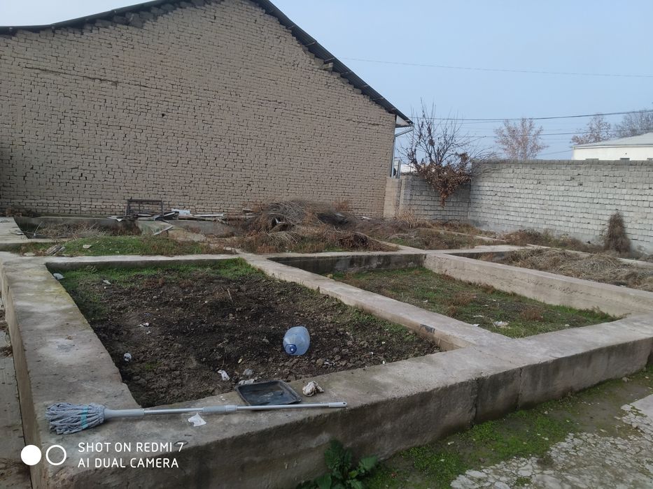 Уй сотилади достобод