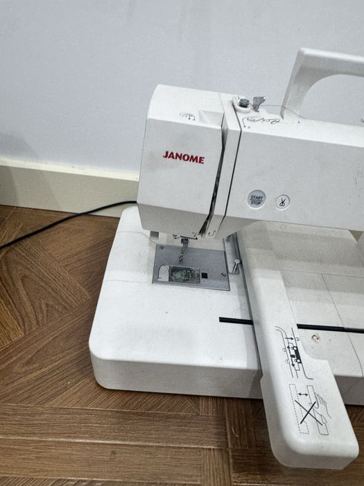 Вышивальная машина Janome Memory Craft 550Е