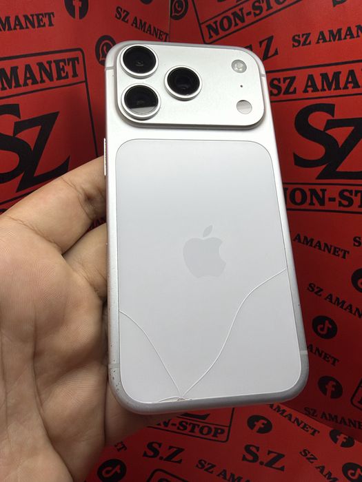 Iphone 17 Pro Fisurat Spate 98% Baterie / 256 Gb Amanet SZ 176