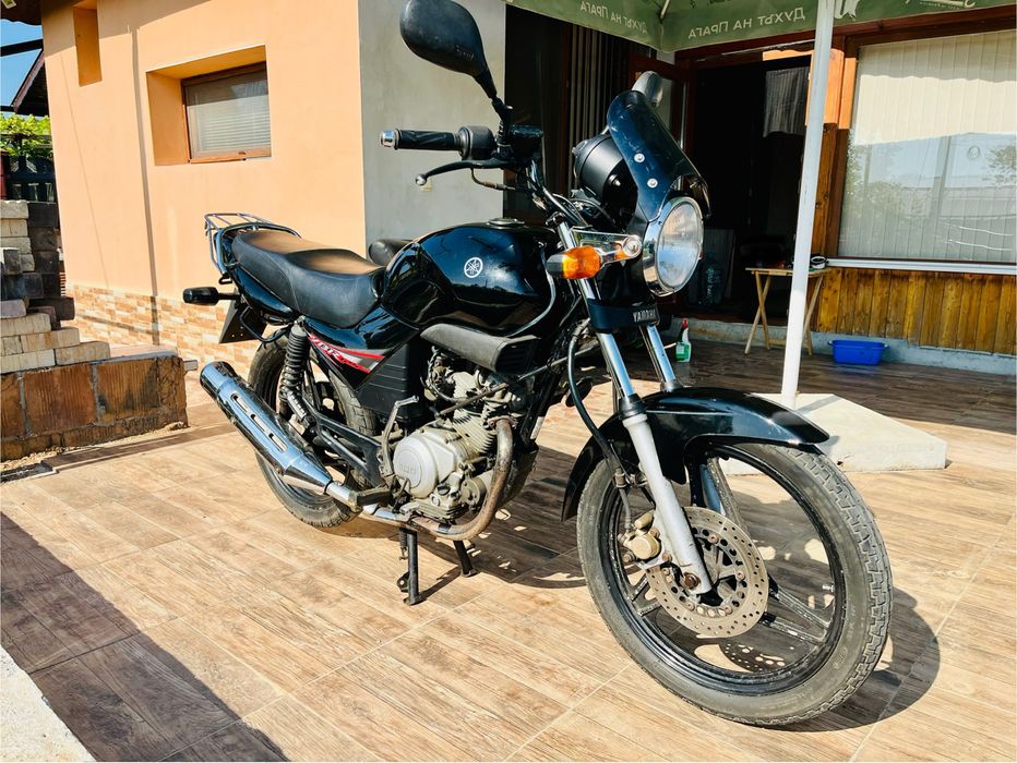 Yamaha YBR  125.