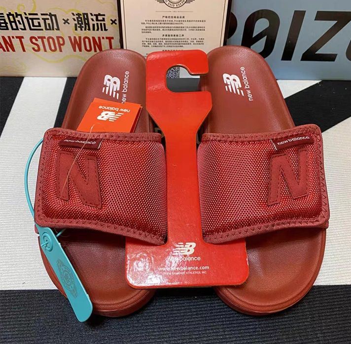 Тапочка мужской бренда new balance есть все размеры.