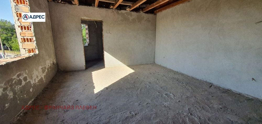 Продава се Къща в с. Върбица, Област Плевен - 150 кв.м за 146 €/кв.м - Снимка #4