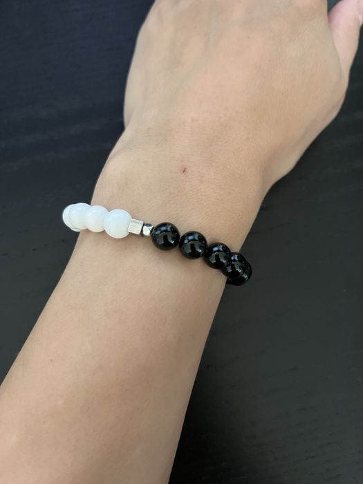 Гривни от естествени камъни