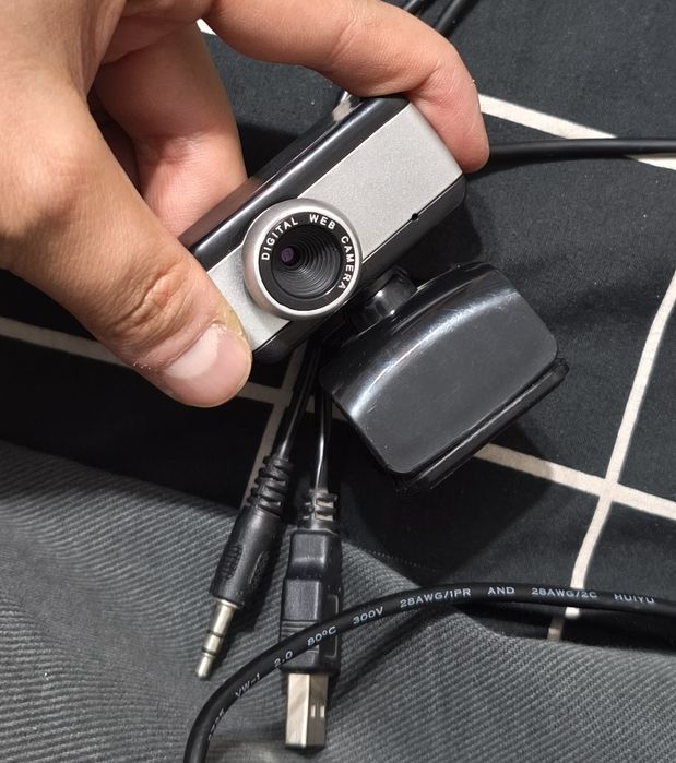 Колонка-динамики и тд для компьютера