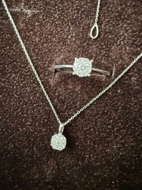 Set inel + pandat, aur alb cu diamante