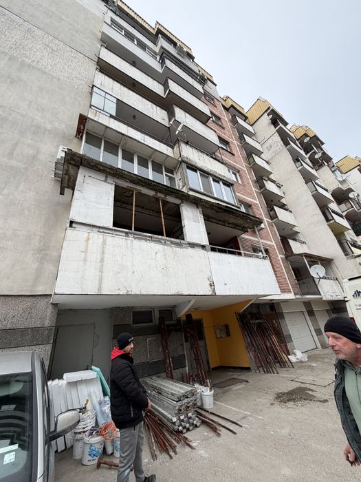 Външна изолация от скеле и алпинисти с въжета и трудно достъпни места