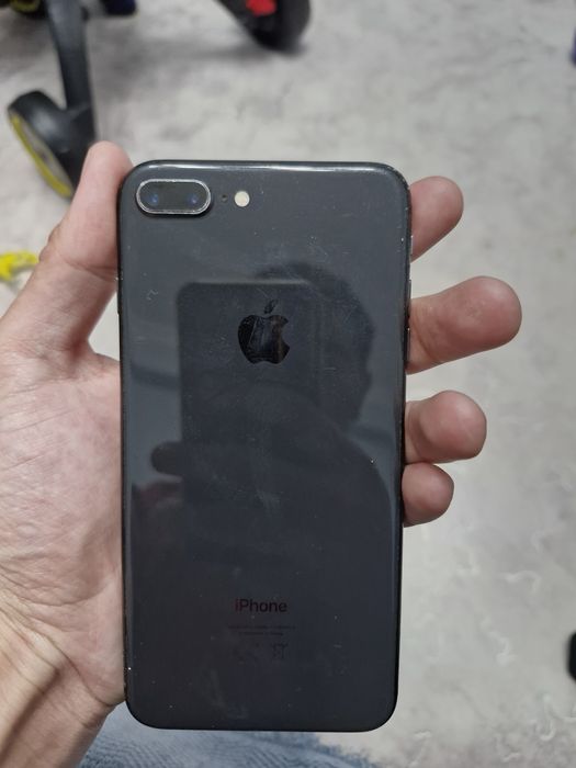 Продам Айфон8+ плюс