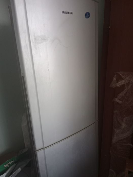 Продам рабочий холодильник