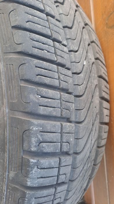 Два броя летни гуми 17 цола