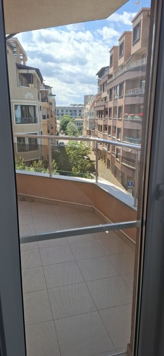 Студио под наем.