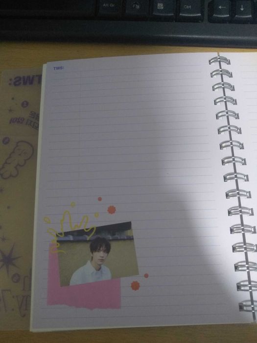 Альбом TWS Sparkling blue из кореи продам СРОЧНО