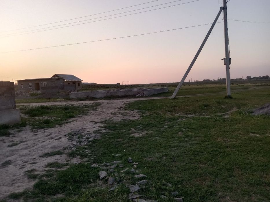 Jizzax viloyati zarbdor tumani Oqbuloq mfyda 6 soʻtix uy sotiladi