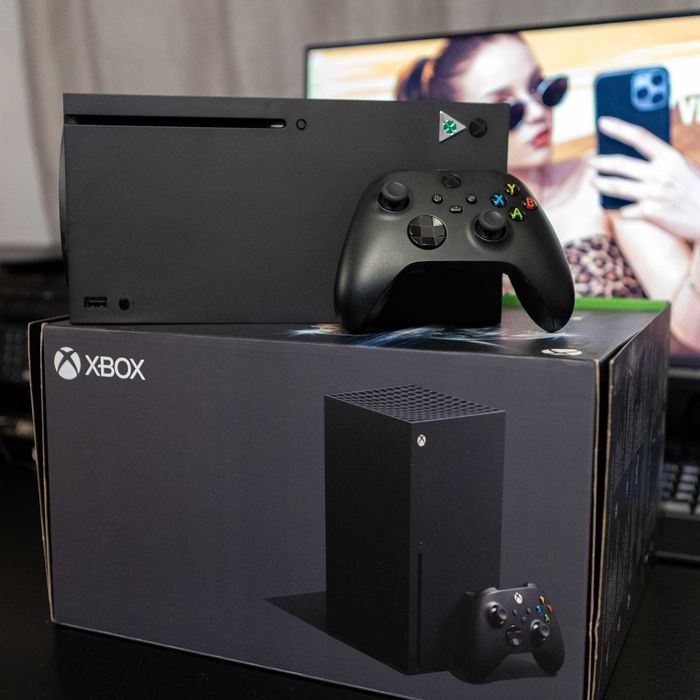 Xbox Series X (1TB) – În garanție, Cutie, Stare impecabilă!
