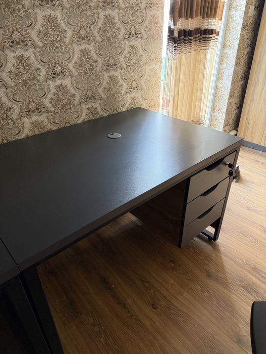 Продам стол LOFT.