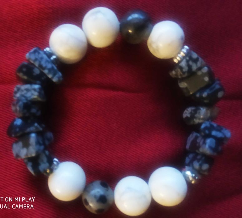 предлагам гривни и комплект с обеци - единични бройки уникални