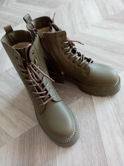 Ботинки демисезонные НОВЫЕ
