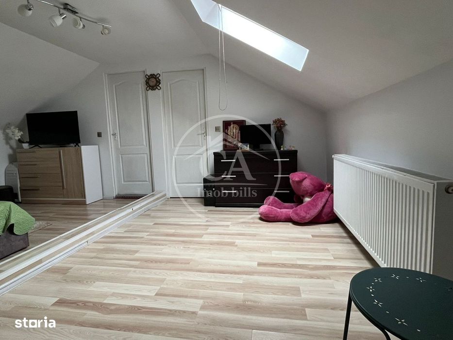 Casă de vânzare tip duplex cu 4 camere în Nojorid, Oradea.
